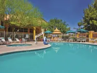 La Quinta Inn & Suites by Wyndham Tucson Airport Hotel di Tucson