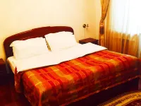 Hotel Ark MS โรงแรมในทาราซ
