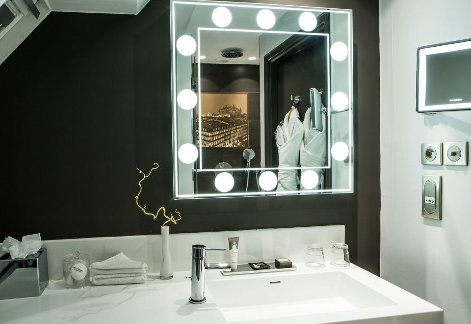 Hotel Indigo PARIS - OPERA by IHG1 Queen Bed 1 Bedroom Duplex Suite With Single Sofa Bed With Eiffel Tower View