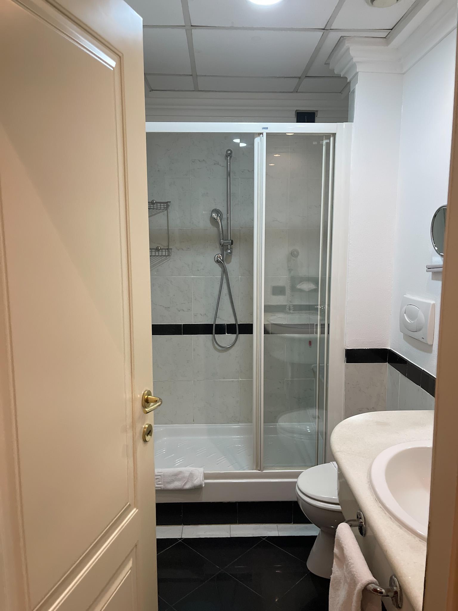 舒适双人或双床间