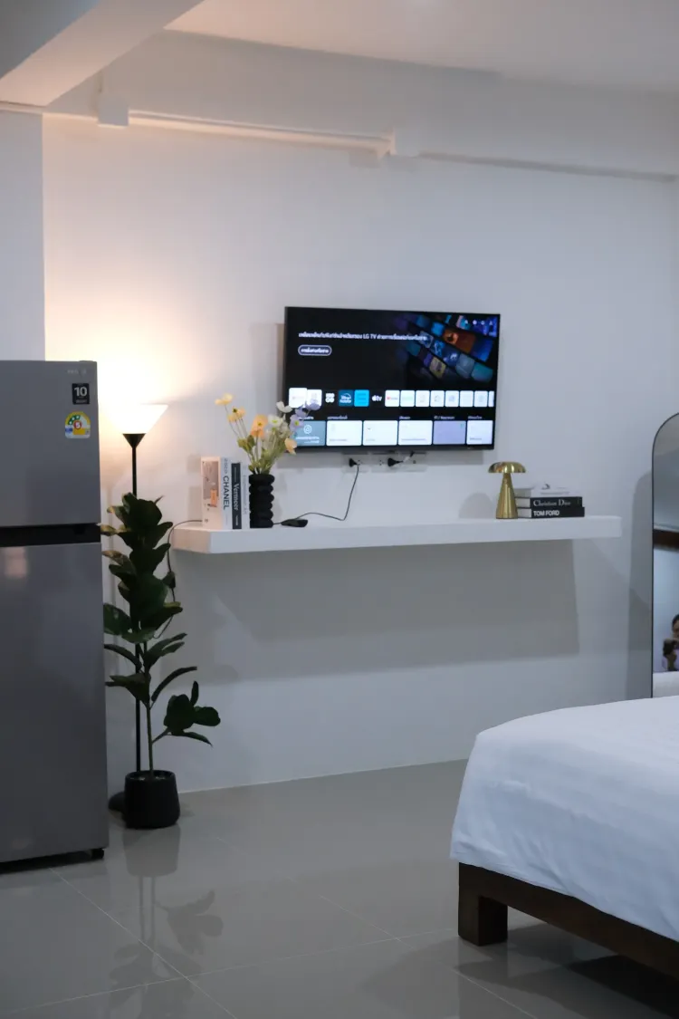 One Bed Room Pool Suite