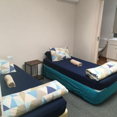 Twin Room with Private Bathroom Backpackers Central Hamilton Promo Code
