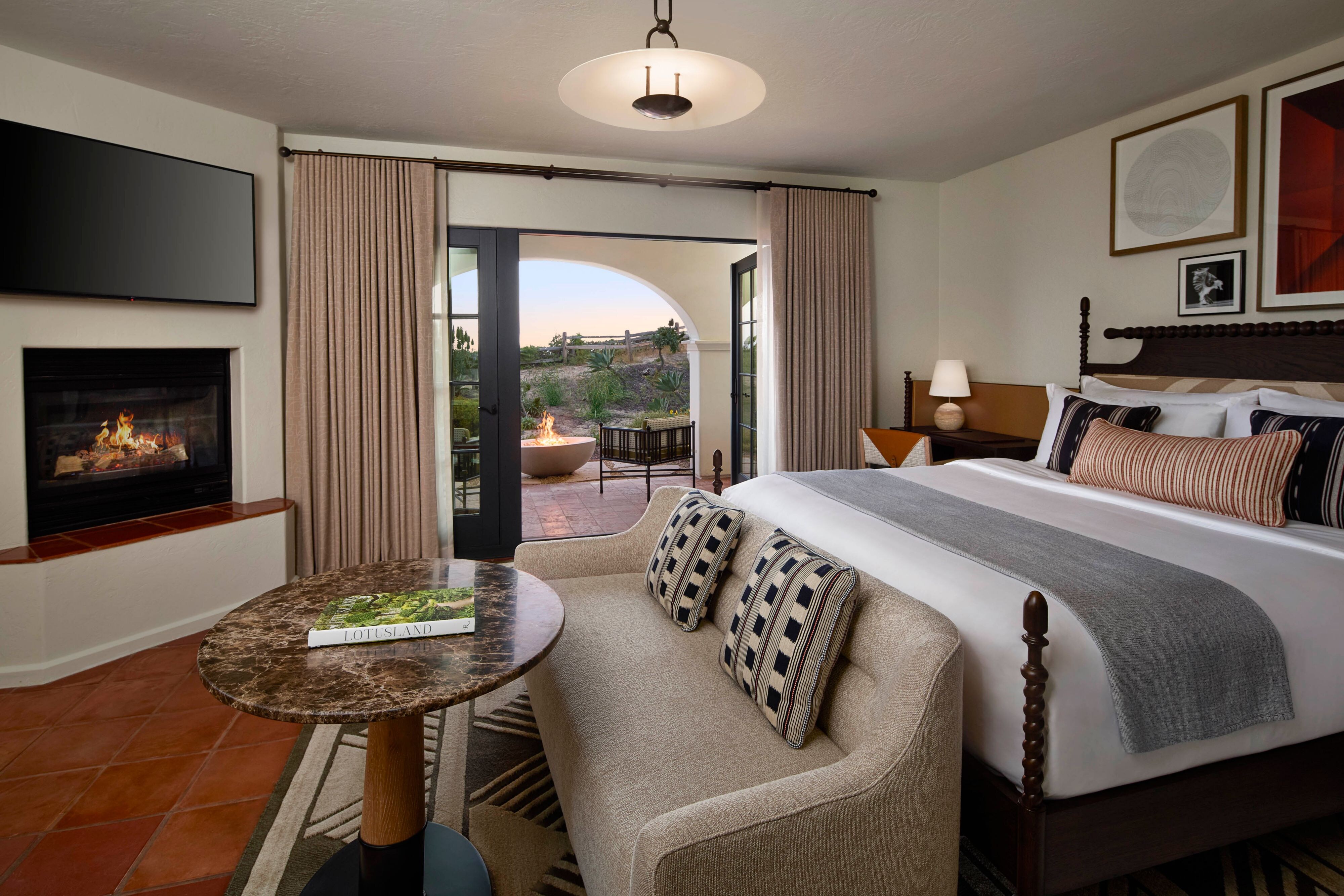 部分海景特大号床间- 带壁炉