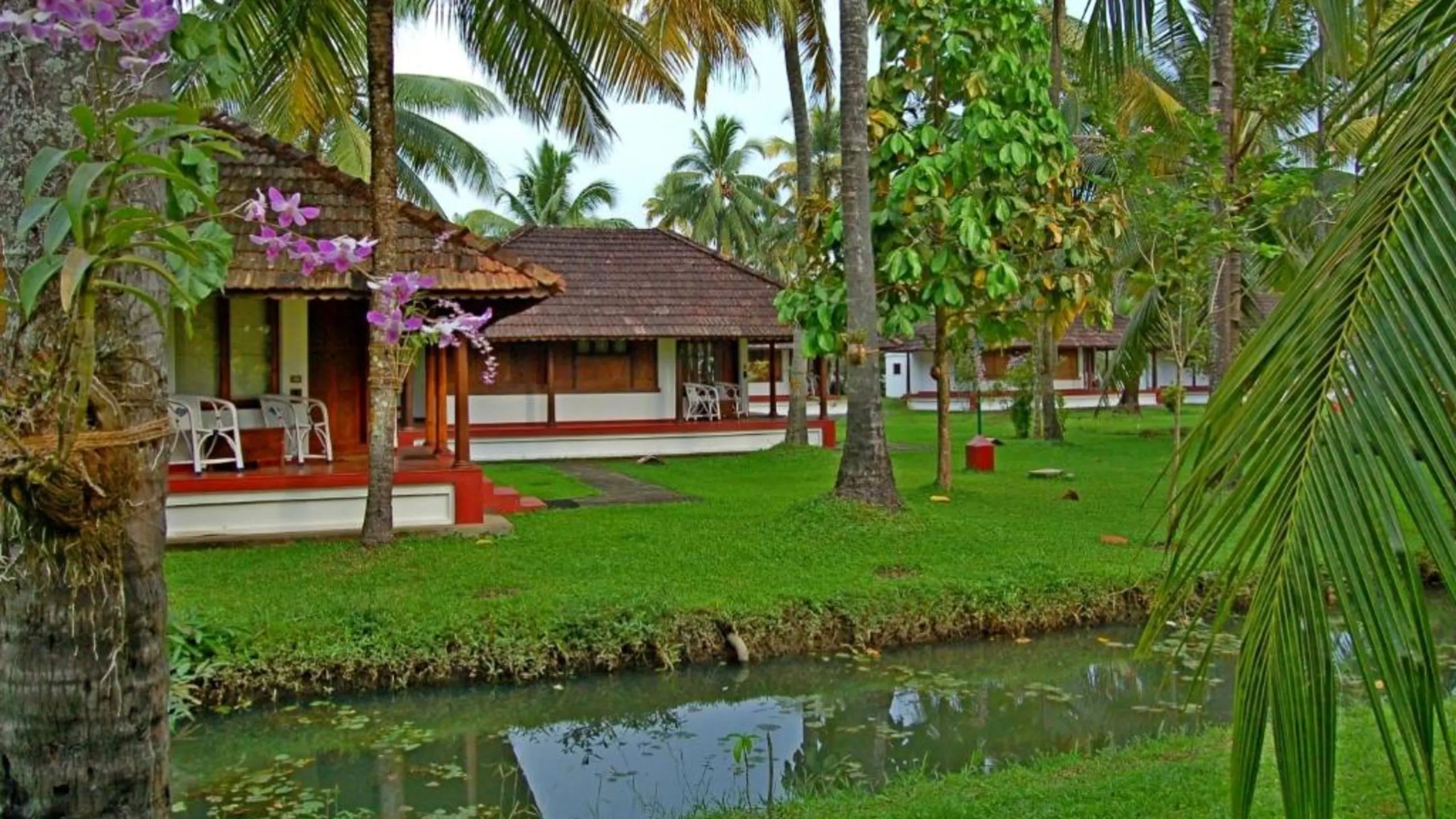 Coconut Lagoon Kumarakom- a CGH Earth Experience传统平房