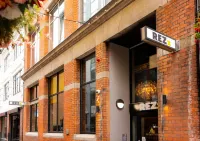 Rezz Temple Bar, Dublin Hotels in 