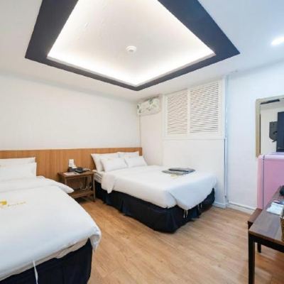 수페리어 트윈룸 MUST STAY HOTEL Sinjeongnegeori Station 쿠폰