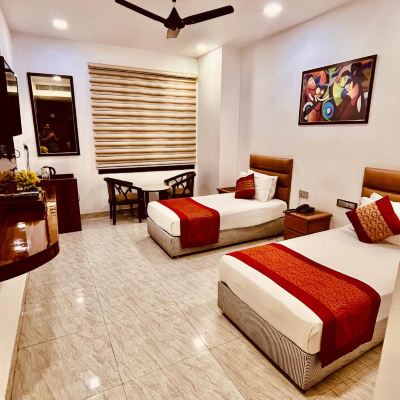 Deluxe Room Amora Promo Code