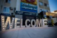 بي جولد لاكشري رومز