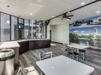 Days Inn & Suites by Wyndham Spokane فنادق في سبوكان