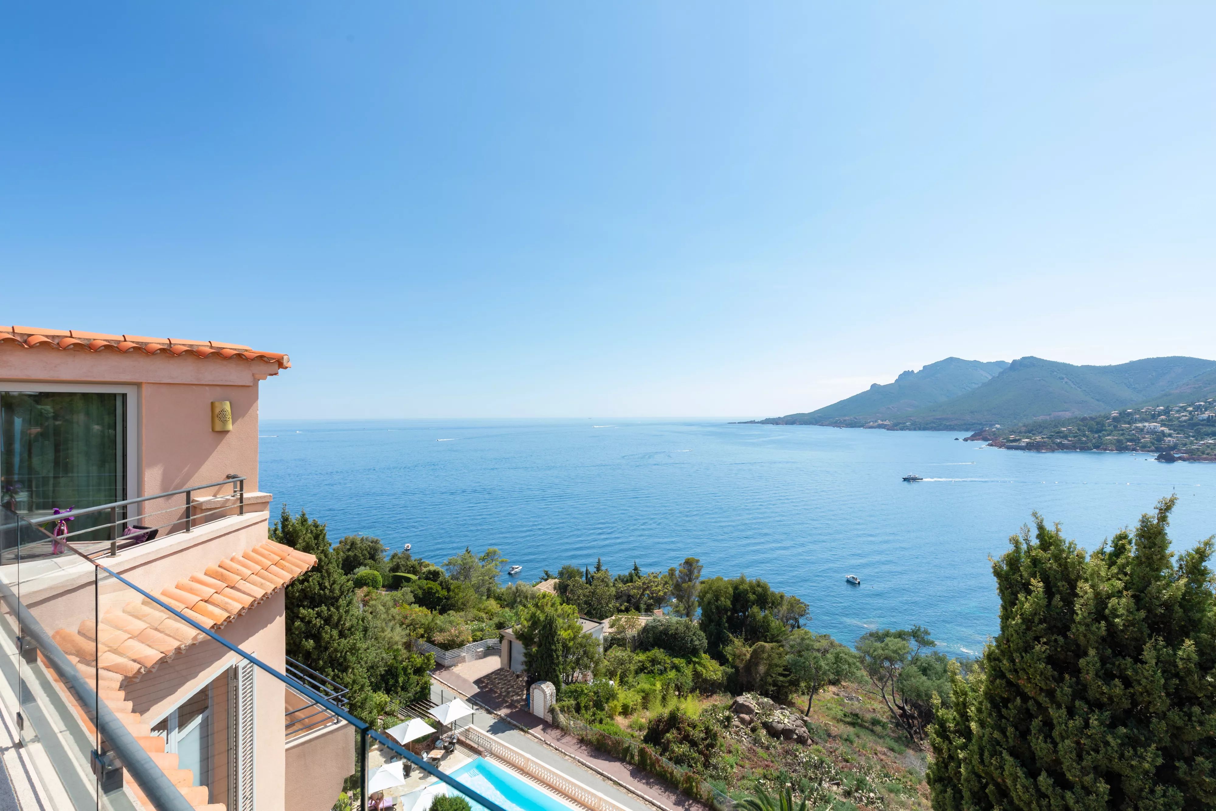 山边顶层海景套房