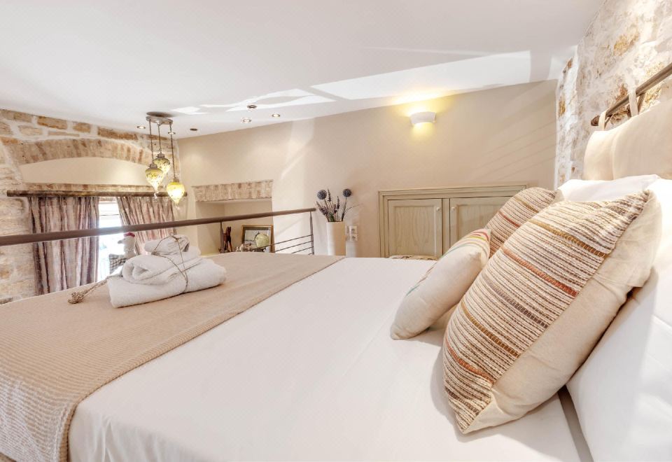 Luxury Loft, Ensuite, Sea View (Mouragia Loft)