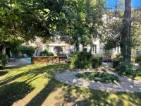 Maison Sumiane - Maison D Hotes et Locations Avec Piscine