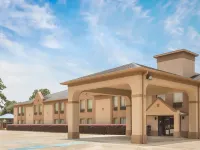 Days Inn & Suites by Wyndham Eunice Hotels in Eunice