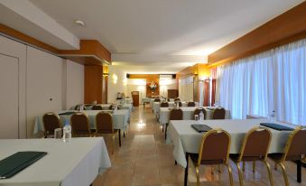 Hotel Esperia - Housity