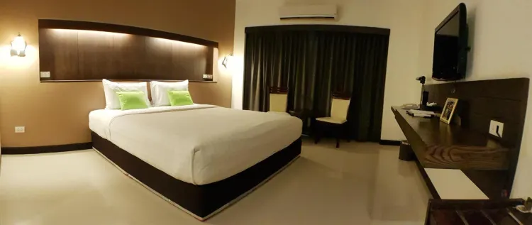 ห้องดีลักซ์ เตียงใหญ่ 1 เตียง