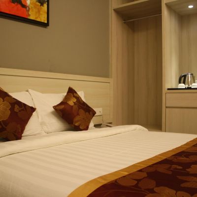 Superior Queen Room (No Window) Aurora Promo Code