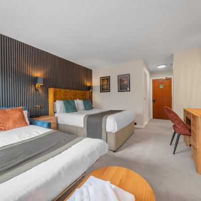 Deluxe King Room with Sofabed-Non-Smoking Crooklands Hotel Promo Code