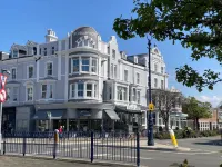 The Broadway Hotel Hotels in 