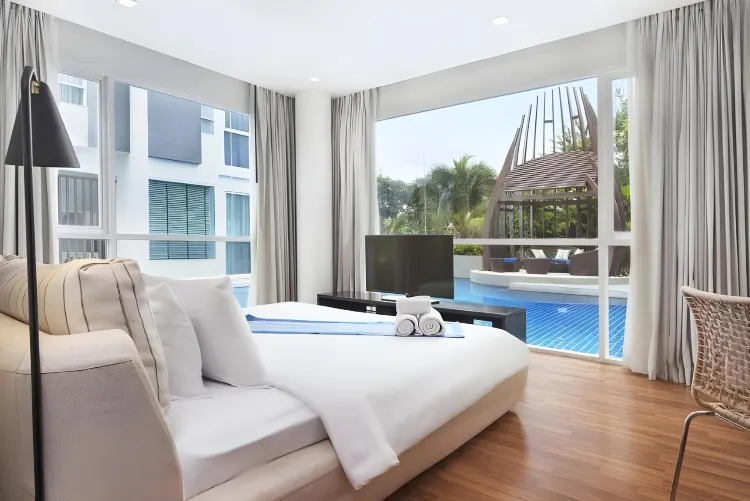 ห้องดูเพล็กซ์พร้อมทางเชื่อมไปยังสระน้ำ