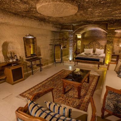 King Suite Divan Cave House Promo Code
