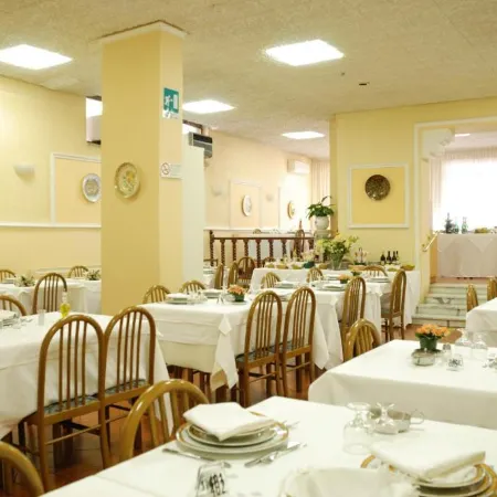 Hotel Iris Crillon