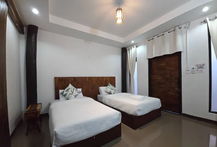 Deluxe Twin With Old Port View