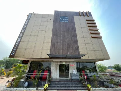 The Rhino Hotel a 