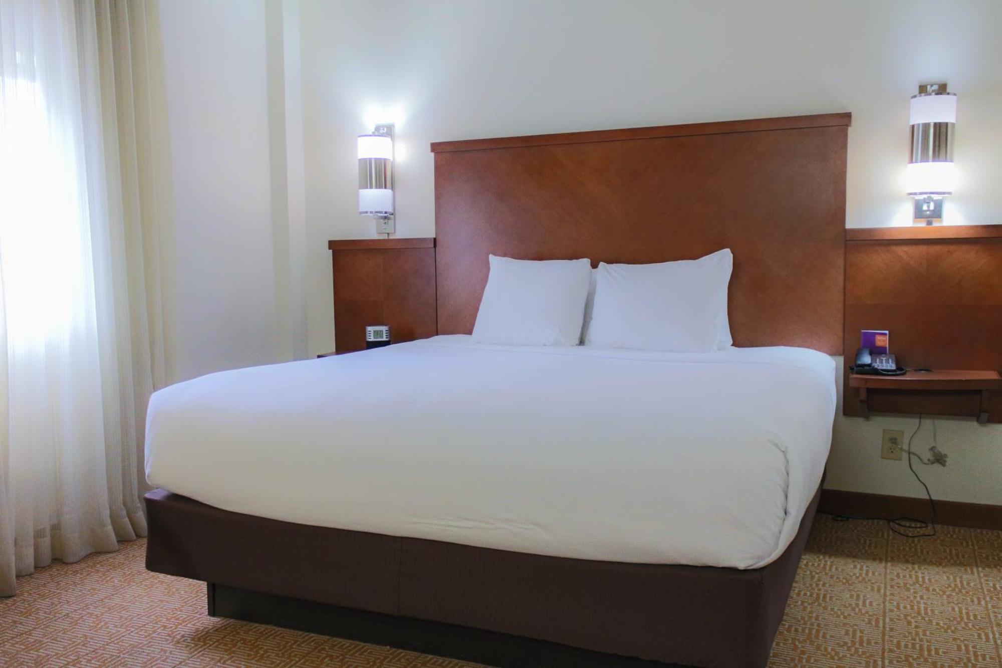 特大床房（带梳化床）