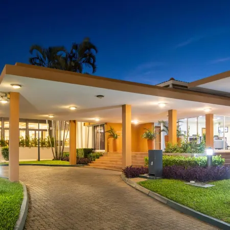 Montebelo Indy Maputo Congress Hotel Отели в г. Мапуту