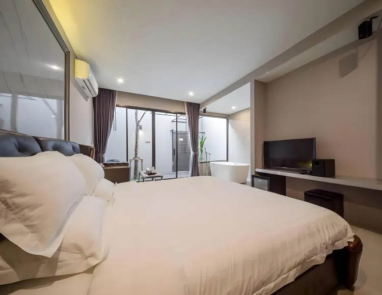 ดีลักซ์ C