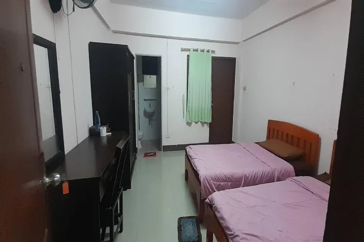 ห้องมาตรฐานเตียงแฝดพร้อมพัดลม