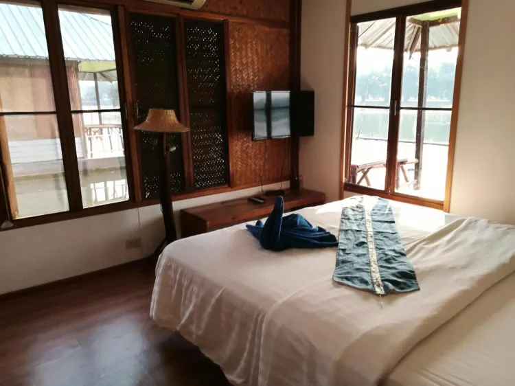 ห้องสวีทพร้อมวิวแม่น้ำ