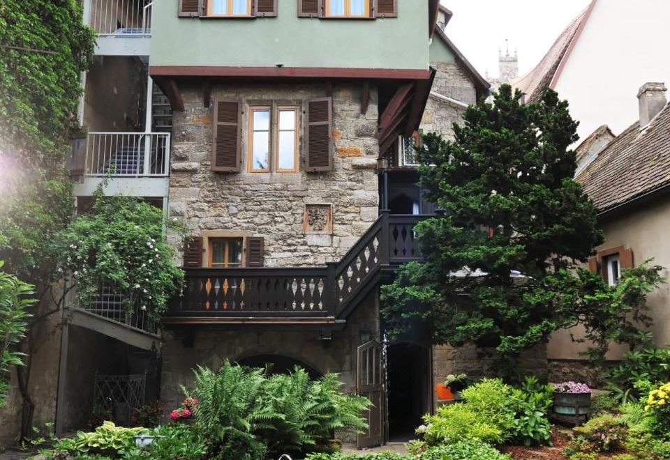 Hotel Herrnschloesschen - Housity