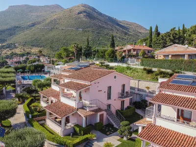 Hotel Ristorante Borgo la Tana Hotels in 