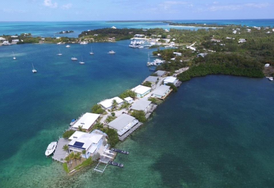 Hotel Green Turtle Club Resort & Marina, Exterior, Hotel Exterior