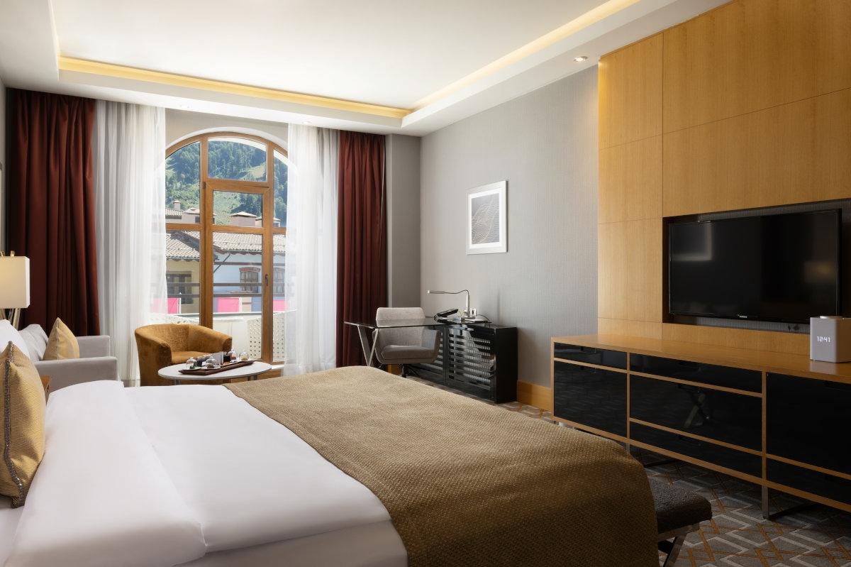 Rixos Krasnaya Polyana Sochi城景豪华特大床房