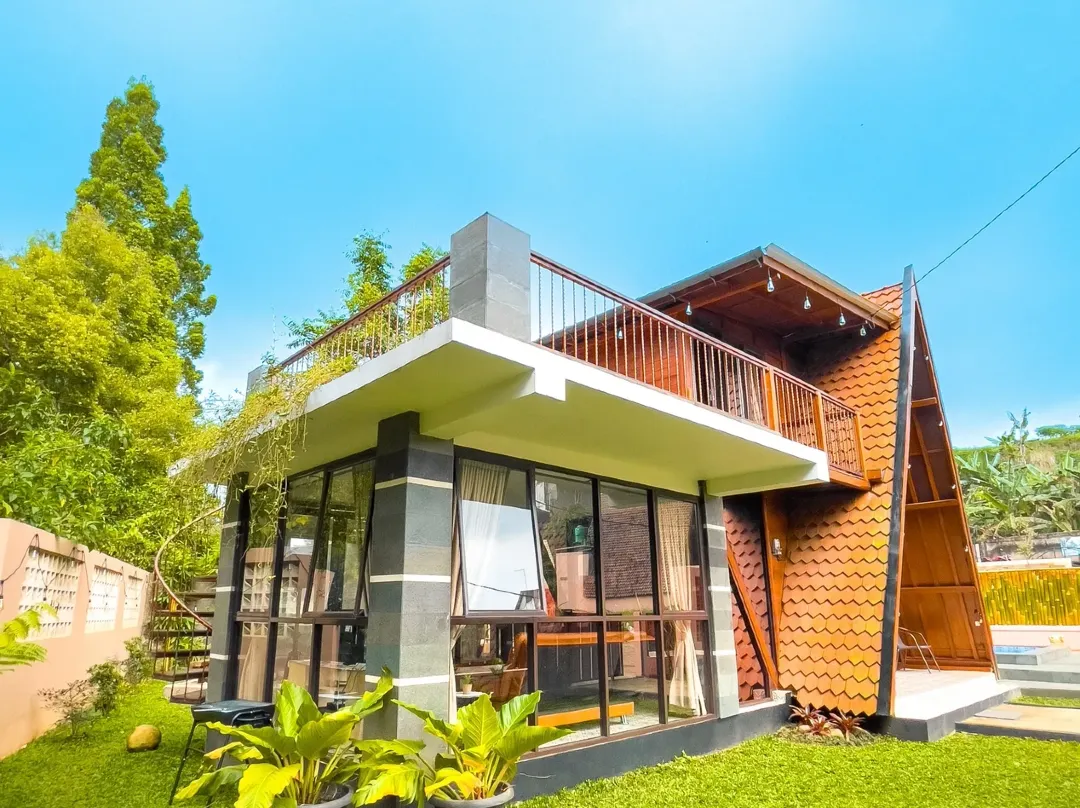 Golden Melody Luxury Cabin By Nginapsini - Cisarua