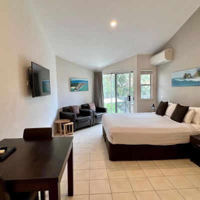 Poolside Studio The Byron Beachcomber Promo Code