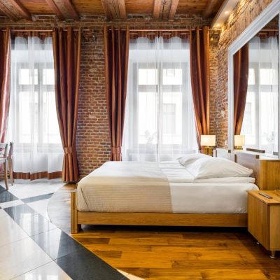 Superior Deluxe Room Aparthotel Stare Miasto Promo Code