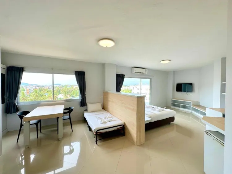 ห้องพักสำหรับสามท่านพร้อมระเบียง