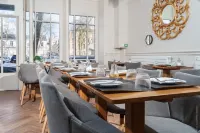 A l'Hôtel des Roys