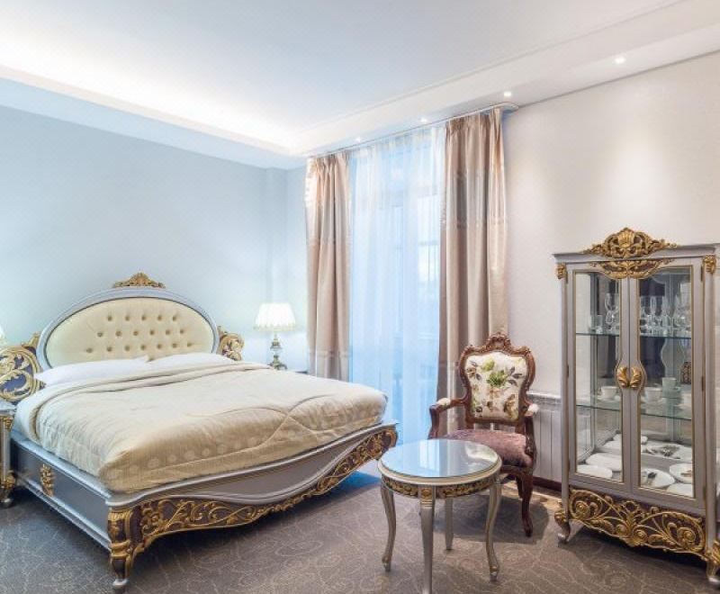 Lenina Hotel