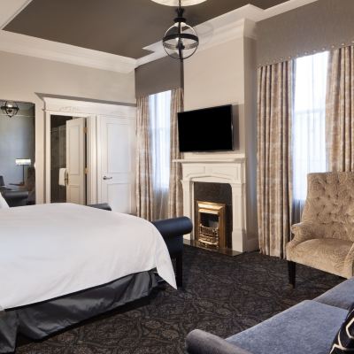 Deluxe King Room Le Pavillon New Orleans Promo Code