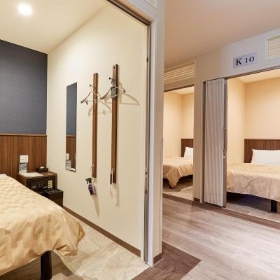 2個膠囊房，僅限男性，共用浴室 那霸小祿大小屋飯店優惠