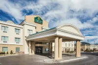 La Quinta Inn & Suites by Wyndham Ely Hotels in 