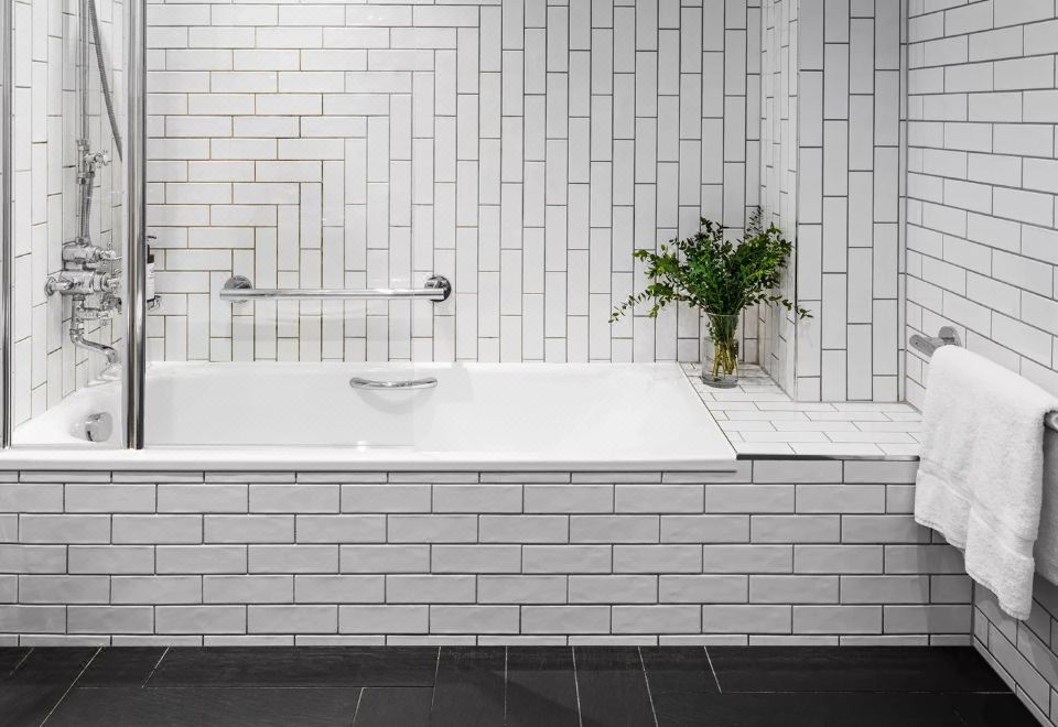 Kimpton Clocktower HotelAccessible Premium King Room With Roll-In Shower