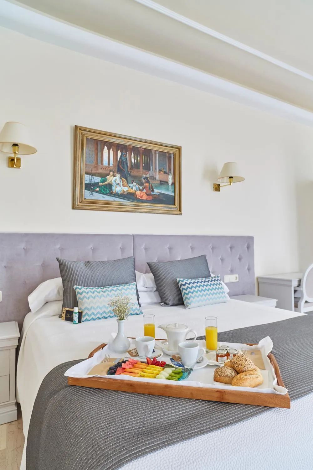 带阳台和海景的豪华双人房