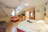 Logis Gourmet & Relax Wellness Hotel de La Sure Hotels in 