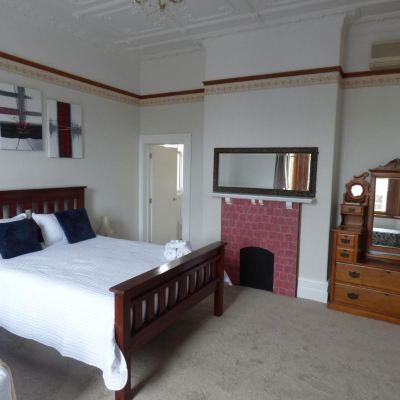 Quadruple Room with Bathroom Sahara Motels Promo Code