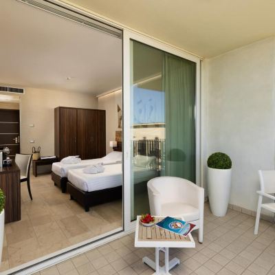 經典房含兩張單人床和美麗露台 裏米尼朗格馬雷美居酒店優惠